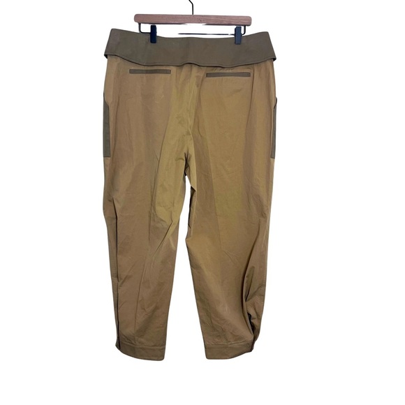 Frame Denim Tan High-Waisted Trousers - Picture 7 of 16